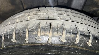 Used 2018 Hyundai Grand i10 [2017-2020] Asta 1.2 Kappa VTVT Petrol Manual tyres LEFT REAR TYRE TREAD VIEW