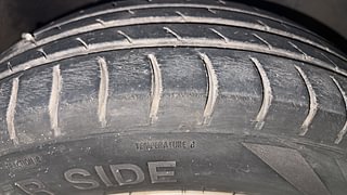 Used 2011 Volkswagen Polo [2010-2014] Comfortline 1.2L (P) Petrol Manual tyres RIGHT FRONT TYRE TREAD VIEW