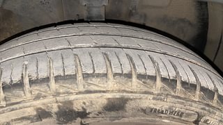 Used 2021 renault Kwid 1.0 RXT Opt Petrol Manual tyres RIGHT FRONT TYRE TREAD VIEW