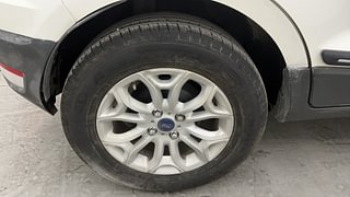 Used 2016 Ford EcoSport [2015-2017] Titanium 1.5L Ti-VCT AT Petrol Automatic tyres RIGHT REAR TYRE RIM VIEW