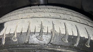 Used 2018 Hyundai Grand i10 [2017-2020] Asta 1.2 Kappa VTVT Petrol Manual tyres RIGHT FRONT TYRE TREAD VIEW
