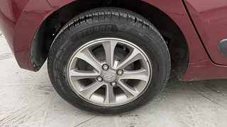 Used 2016 Hyundai Grand i10 Asta AT 1.2 Kappa VTVT Petrol Automatic tyres RIGHT REAR TYRE RIM VIEW