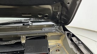 Used 2019 Renault Kwid [2015-2019] RXT Opt Petrol Manual engine ENGINE LEFT SIDE HINGE & APRON VIEW