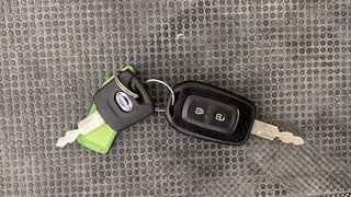 Used 2017 Datsun Redi-GO [2015-2019] T (O) Petrol Manual extra CAR KEY VIEW