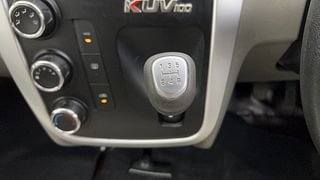 Used 2016 Mahindra KUV100 [2015-2017] K6 6 STR Petrol Manual interior GEAR  KNOB VIEW
