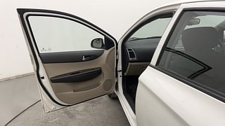 Used 2013 Hyundai i20 [2012-2014] Sportz 1.4 CRDI Diesel Manual interior LEFT FRONT DOOR OPEN VIEW