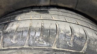 Used 2018 Hyundai Grand i10 [2017-2020] Asta 1.2 Kappa VTVT Petrol Manual tyres RIGHT REAR TYRE TREAD VIEW
