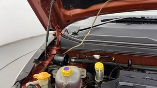 Used 2016 Mahindra KUV100 [2015-2017] K6 6 STR Petrol Manual engine ENGINE RIGHT SIDE HINGE & APRON VIEW
