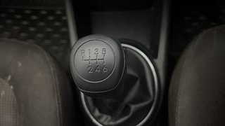 Used 2013 Hyundai i20 [2012-2014] Sportz 1.4 CRDI Diesel Manual interior GEAR  KNOB VIEW
