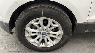 Used 2016 Ford EcoSport [2015-2017] Titanium 1.5L Ti-VCT AT Petrol Automatic tyres LEFT FRONT TYRE RIM VIEW