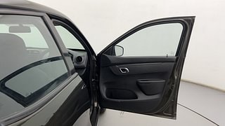 Used 2019 Renault Kwid [2015-2019] RXT Opt Petrol Manual interior RIGHT FRONT DOOR OPEN VIEW