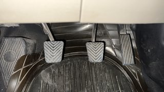 Used 2013 Hyundai i20 [2012-2014] Sportz 1.4 CRDI Diesel Manual interior PEDALS VIEW