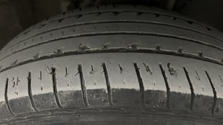 Used 2022 Hyundai Venue [2019-2022] S+ 1.2 Petrol Manual tyres RIGHT FRONT TYRE TREAD VIEW