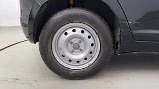 Used 2010 Maruti Suzuki Swift [2007-2011] LXi Petrol Manual tyres RIGHT REAR TYRE RIM VIEW
