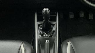 Used 2017 Maruti Suzuki Baleno [2015-2019] Alpha Petrol Petrol Manual interior GEAR  KNOB VIEW