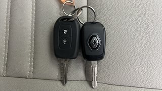 Used 2021 Renault Duster [2020-2022] RXZ Petrol Petrol Manual extra CAR KEY VIEW