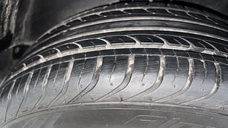 Used 2014 volkswagen Vento 1.6L Comfortline Petrol Petrol Manual tyres RIGHT REAR TYRE TREAD VIEW