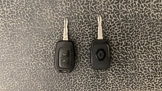 Used 2021 Renault Triber RXT AMT Petrol Automatic extra CAR KEY VIEW