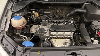 Used 2014 Volkswagen Polo [2010-2014] Highline1.2L (P) Petrol Manual engine ENGINE RIGHT SIDE VIEW