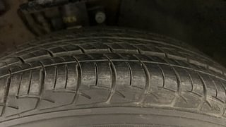 Used 2014 Volkswagen Polo [2010-2014] Highline1.2L (P) Petrol Manual tyres RIGHT FRONT TYRE TREAD VIEW