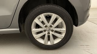 Used 2014 Volkswagen Polo [2010-2014] Highline1.2L (P) Petrol Manual tyres LEFT REAR TYRE RIM VIEW