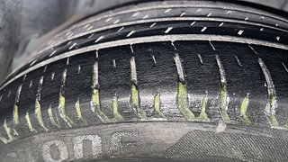 Used 2014 Maruti Suzuki Ertiga [2012-2015] VXI CNG (outside fitted) Petrol+cng Manual tyres RIGHT REAR TYRE TREAD VIEW
