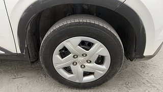 Used 2022 Hyundai Venue [2019-2022] S+ 1.2 Petrol Manual tyres RIGHT FRONT TYRE RIM VIEW