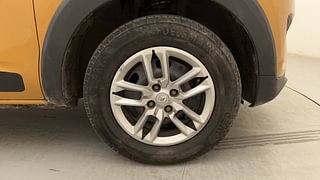 Used 2021 Renault Triber RXT AMT Petrol Automatic tyres RIGHT FRONT TYRE RIM VIEW