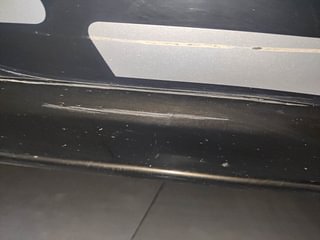 Used 2019 Renault Kwid [2017-2019] RXT 1.0 SCE Special (O) Petrol Manual dents MINOR SCRATCH