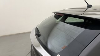 Used 2018 Maruti Suzuki Baleno [2015-2019] Zeta AT Petrol Petrol Automatic top_features Rear defogger