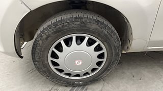 Used 2014 Maruti Suzuki Alto 800 [2012-2016] Lxi Petrol Manual tyres LEFT FRONT TYRE RIM VIEW
