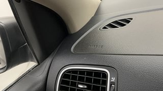 Used 2014 Volkswagen Polo [2010-2014] Highline1.2L (P) Petrol Manual top_features Airbags