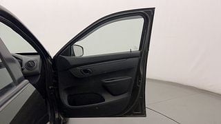Used 2019 Renault Kwid [2017-2019] RXT 1.0 SCE Special (O) Petrol Manual interior RIGHT FRONT DOOR OPEN VIEW