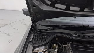 Used 2014 volkswagen Vento 1.6L Comfortline Petrol Petrol Manual engine ENGINE RIGHT SIDE HINGE & APRON VIEW