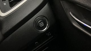 Used 2018 Maruti Suzuki Baleno [2015-2019] Zeta AT Petrol Petrol Automatic top_features Keyless start