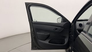 Used 2019 Renault Kwid [2017-2019] RXT 1.0 SCE Special (O) Petrol Manual interior LEFT FRONT DOOR OPEN VIEW