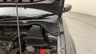 Used 2014 Volkswagen Polo [2010-2014] Highline1.2L (P) Petrol Manual engine ENGINE LEFT SIDE HINGE & APRON VIEW