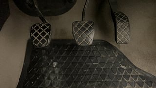 Used 2014 Volkswagen Polo [2010-2014] Highline1.2L (P) Petrol Manual interior PEDALS VIEW