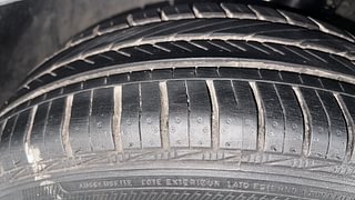 Used 2014 volkswagen Vento 1.6L Comfortline Petrol Petrol Manual tyres LEFT FRONT TYRE TREAD VIEW