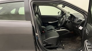 Used 2018 Maruti Suzuki Baleno [2015-2019] Zeta AT Petrol Petrol Automatic interior RIGHT SIDE FRONT DOOR CABIN VIEW