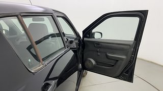 Used 2010 Maruti Suzuki Swift [2007-2011] LXi Petrol Manual interior RIGHT FRONT DOOR OPEN VIEW