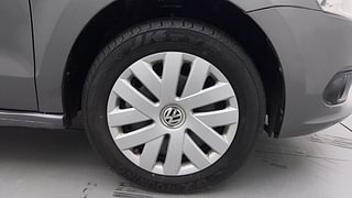 Used 2014 volkswagen Vento 1.6L Comfortline Petrol Petrol Manual tyres RIGHT FRONT TYRE RIM VIEW