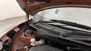Used 2018 Maruti Suzuki Dzire [2017-2020] VDi AMT Diesel Automatic engine ENGINE RIGHT SIDE HINGE & APRON VIEW