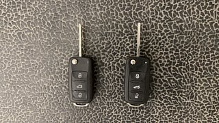 Used 2014 Volkswagen Polo [2010-2014] Highline1.2L (P) Petrol Manual extra CAR KEY VIEW