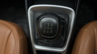 Used 2022 Hyundai Venue [2019-2022] S+ 1.2 Petrol Manual interior GEAR  KNOB VIEW