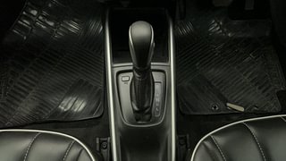Used 2018 Maruti Suzuki Baleno [2015-2019] Zeta AT Petrol Petrol Automatic interior GEAR  KNOB VIEW