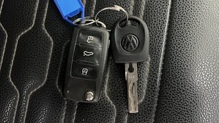 Used 2019 Volkswagen Polo [2018-2022] Comfortline 1.0L (P) Petrol Manual extra CAR KEY VIEW