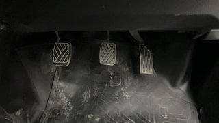 Used 2013 Maruti Suzuki Swift [2011-2017] ZXi Petrol Manual interior PEDALS VIEW