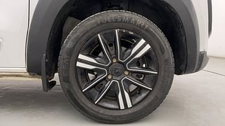 Used 2023 Renault Kwid Climber 1.0l SCE Petrol MT Dual Tone Petrol Manual tyres RIGHT FRONT TYRE RIM VIEW