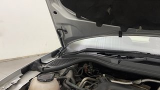 Used 2021 Volkswagen Vento Highline 1.0L TSI Petrol Manual engine ENGINE RIGHT SIDE HINGE & APRON VIEW